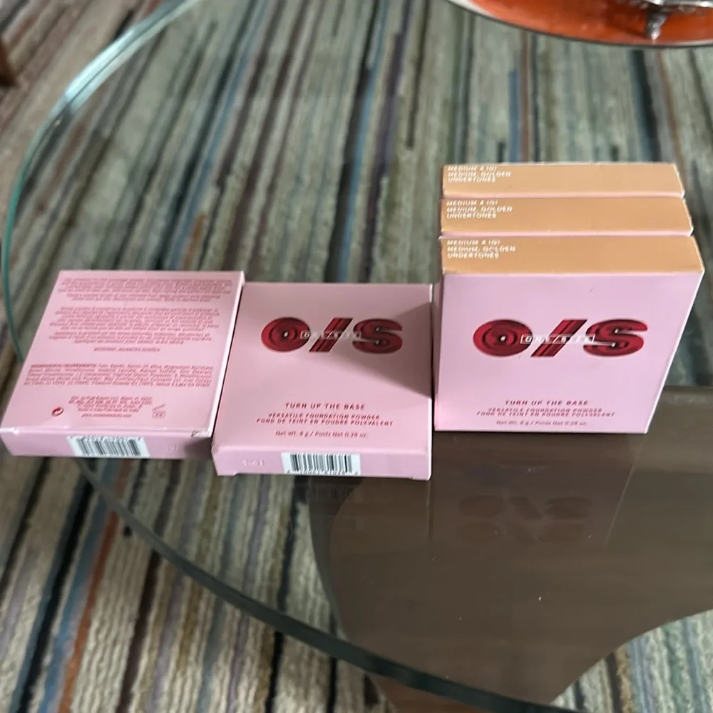 One Size O/S Powder Foundation Medium 4 Turn Up The Base